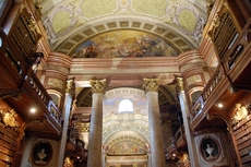 Nationalbibliothek_Prunksaal_10.JPG